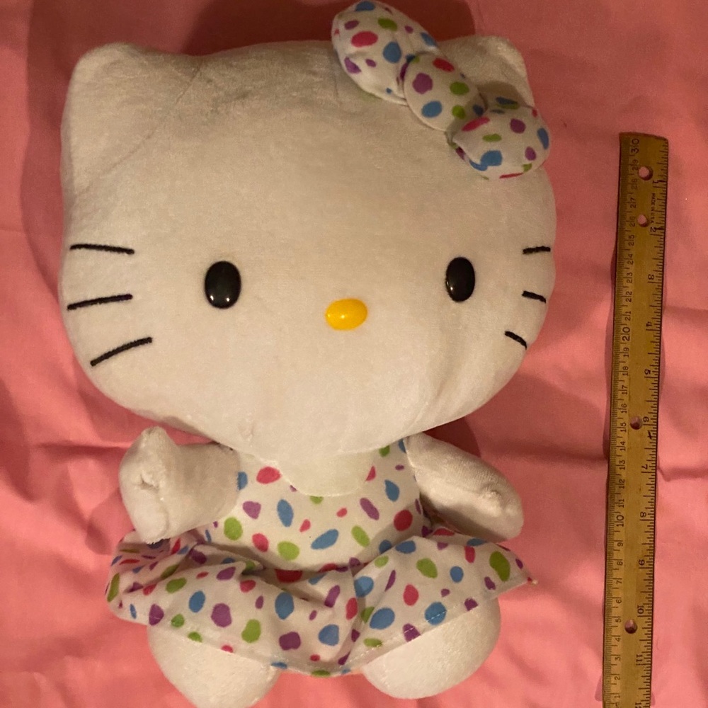 Hello kitty plushy - Picture 2 of 5